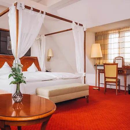 فندق Moosburger Hof 4*