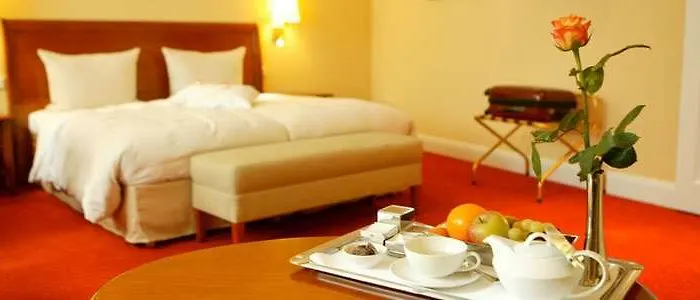 فندق Moosburger Hof 4*